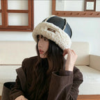 Chapeau De Style Coréen D'hiver Avec Peau De Cerf En Tissu Doublé De Fourrure Synthétique Capuche
Pour Protection Des Oreilles Chaud Et Isolant